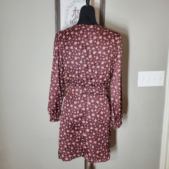 NWT Wrap Front Floral Ruched Mini Dress by NSR/Napean Sea Road Size Medium - Picture 7 of 16